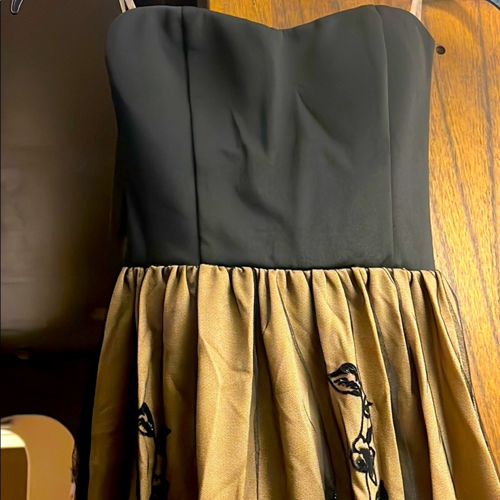 Black strapless girl dress